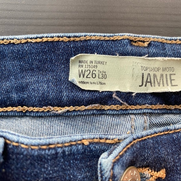 Dark-Wash Topshop ripped jeans - Picture 2 of 2